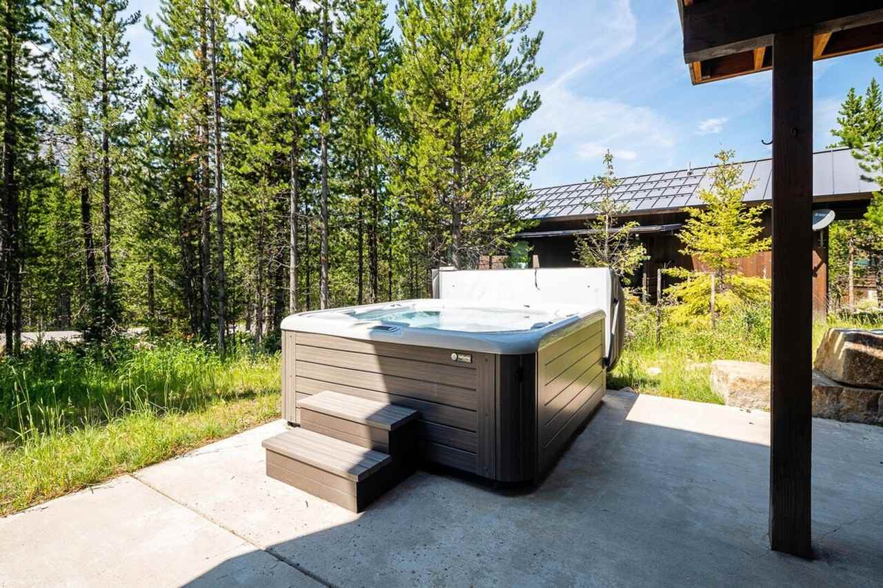 19 Lakewood Dr #1255717P - Photo 3 of 16