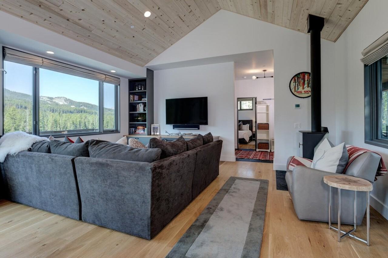 17 Lakewood Dr #1255724P - Photo 2 of 24