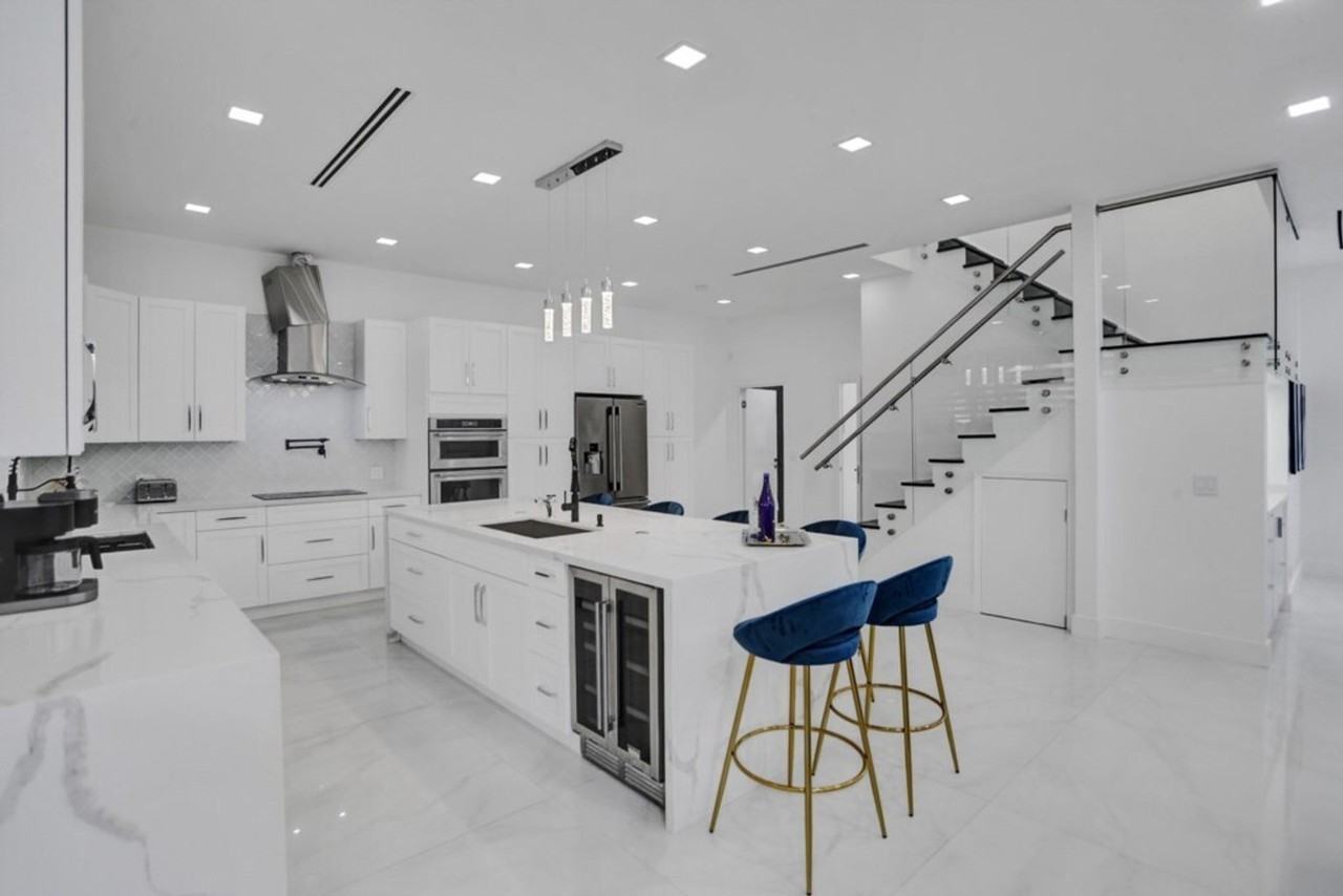 3824 Sw 49th Pl #1255736P - Photo 3 of 50