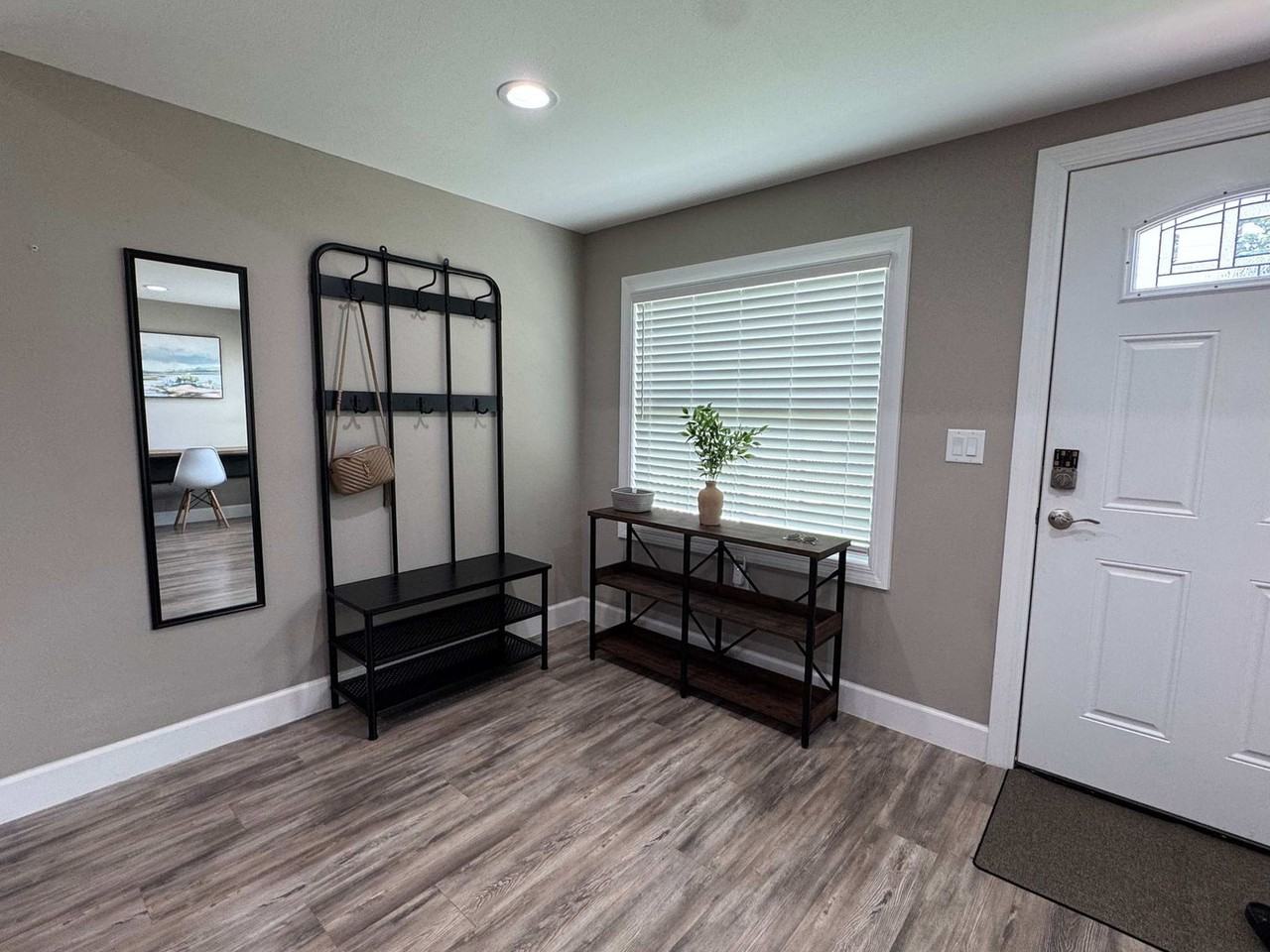 420 E Cypress St #1256812P - Photo 3 of 16