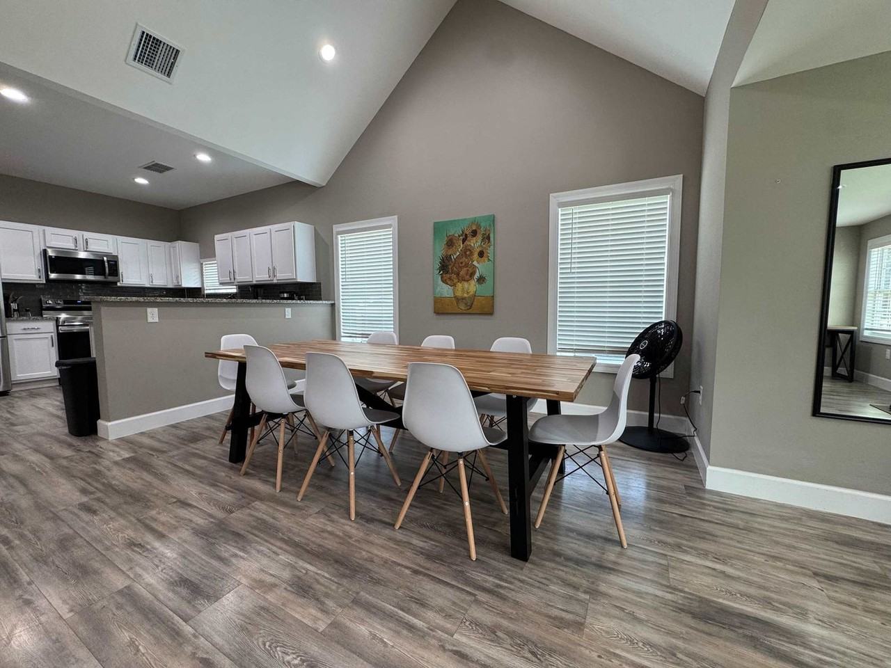 420 E Cypress St #1256812P - Photo 6 of 16