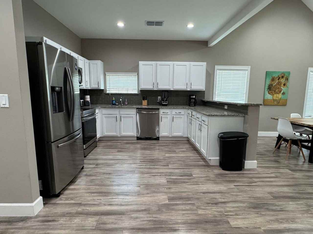 420 E Cypress St #1256812P - Photo 7 of 16