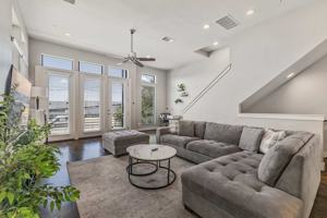 featured image of 2114 Sabine St