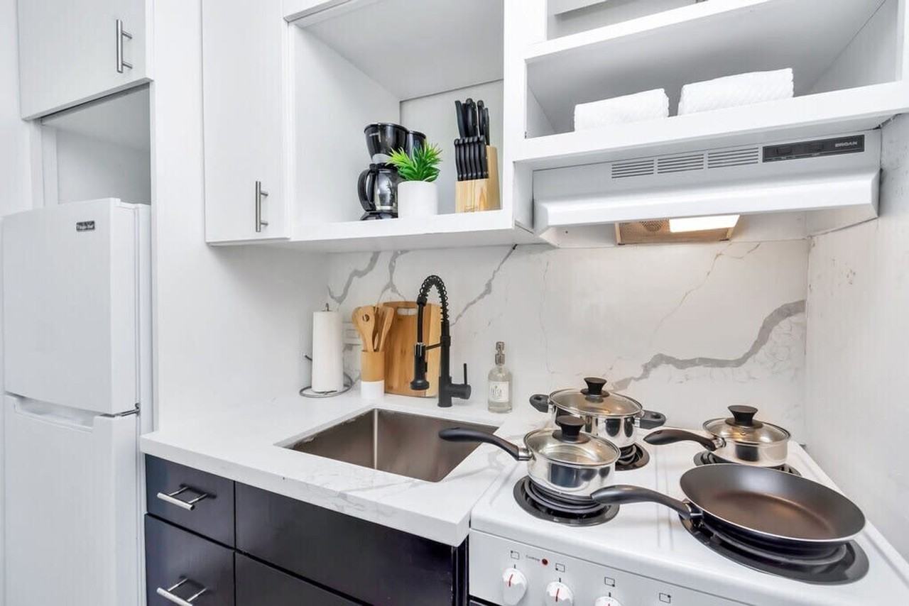 2620 Arbor Street - Photo 2 of 37