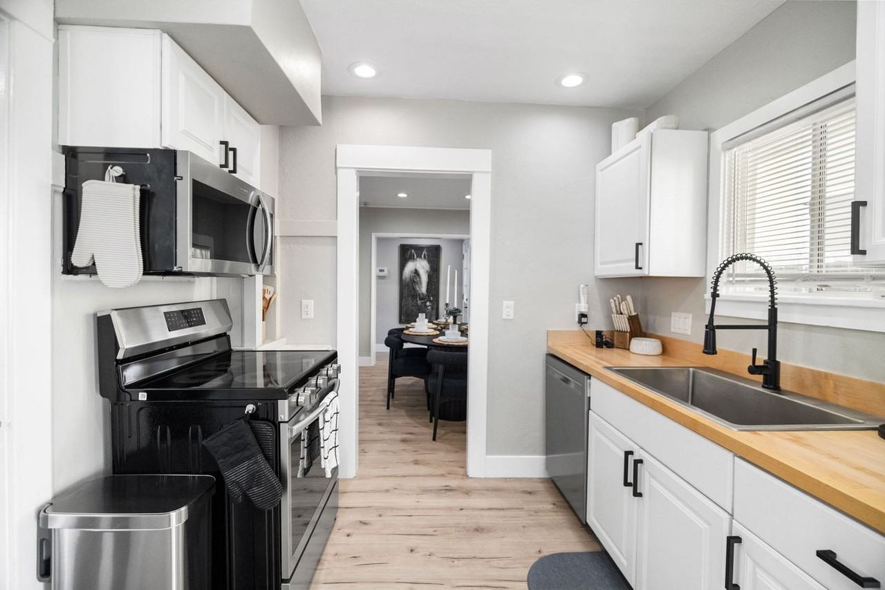 304 E Goodwin St #1257809P - Photo 7 of 31