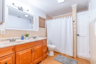 910 Ne 49th St - Photo 1 of 1