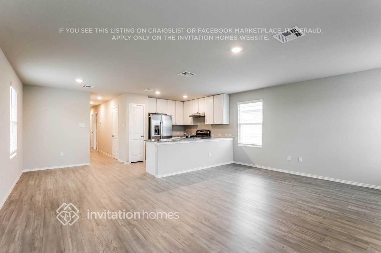 4219 South Lake - Photo 5 of 17