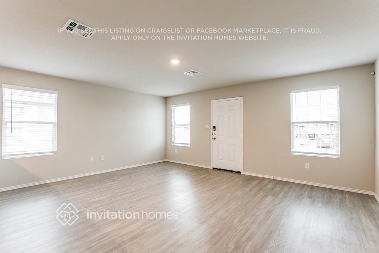 4219 South Lake - Photo 4 of 17