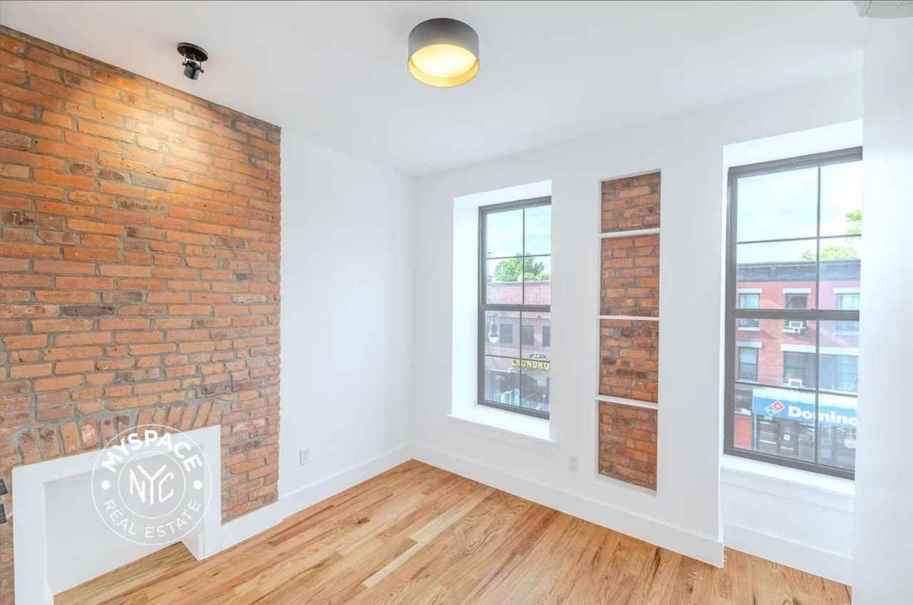 1468 Fulton St #3R - Photo 5 of 10