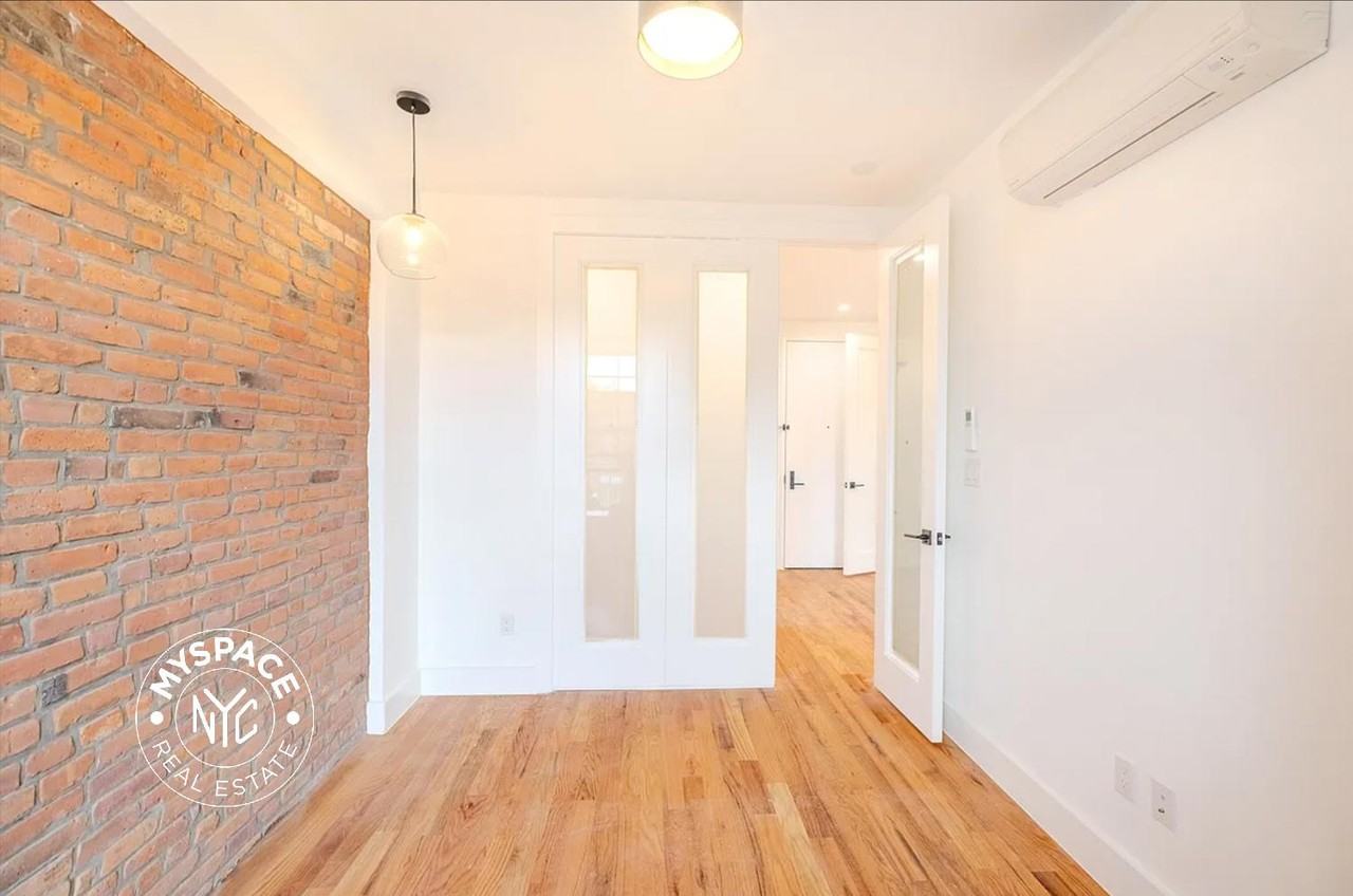 1468 Fulton St #3R - Photo 6 of 10