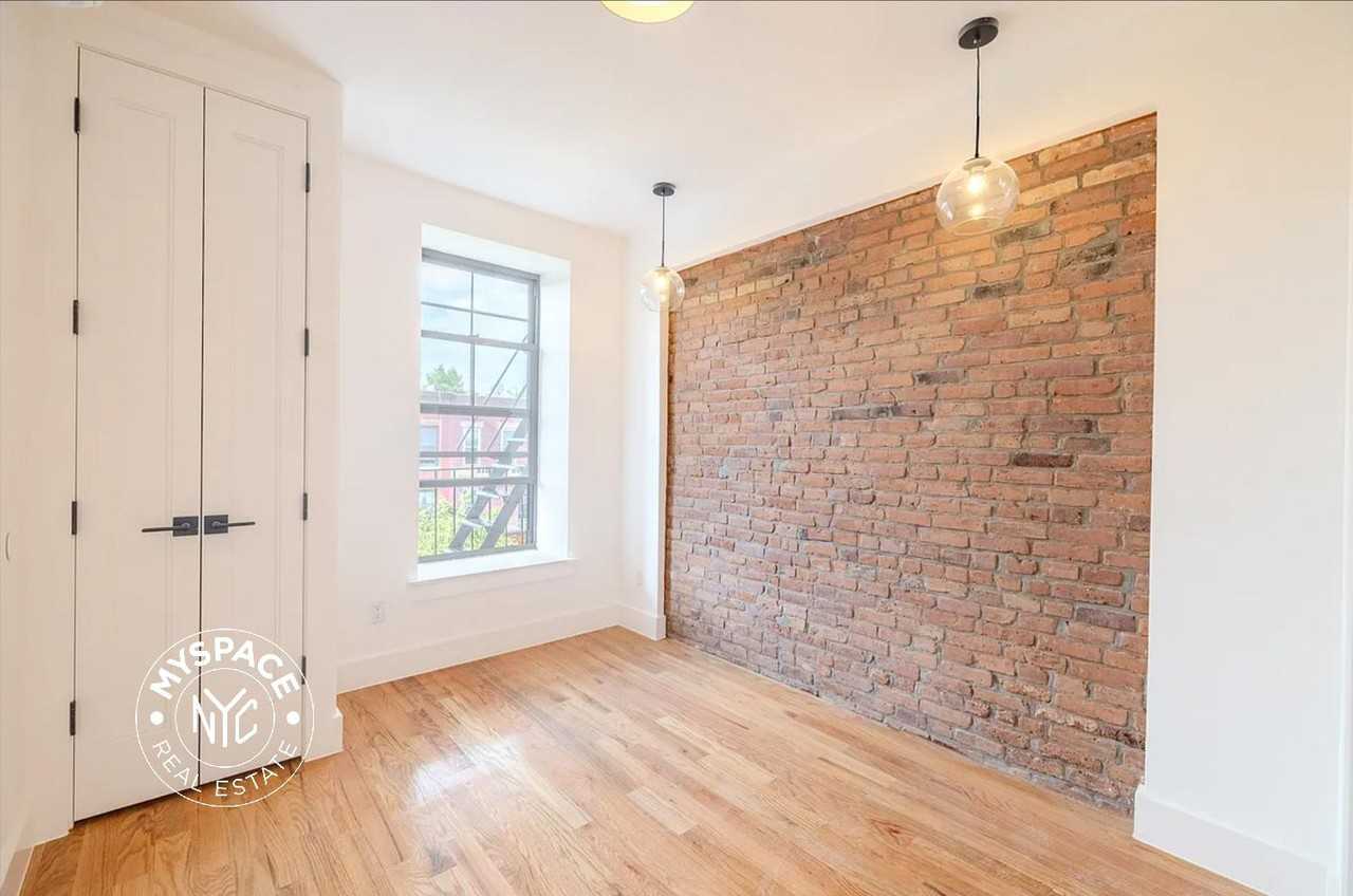 1468 Fulton St #2F - Photo 5 of 10