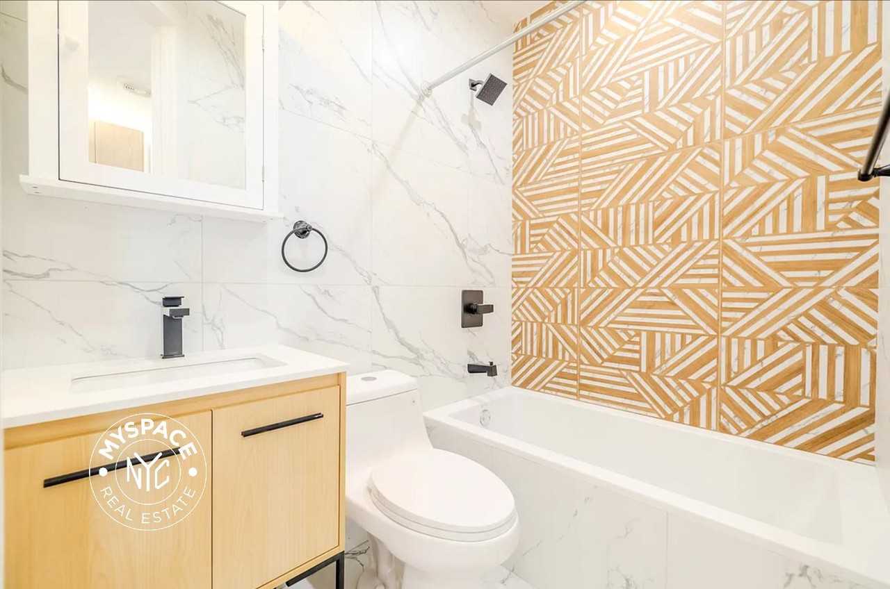 1468 Fulton St #2F - Photo 6 of 10