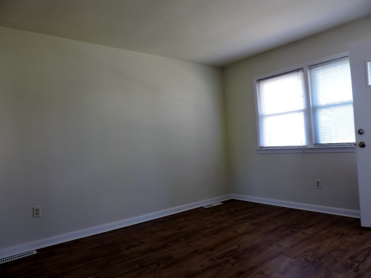 103 S 15th Ave - Photo 2 of 14