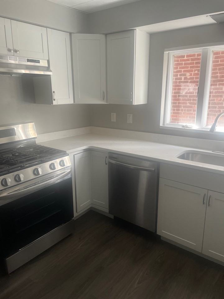 108 Fulton Pl - Photo 3 of 14