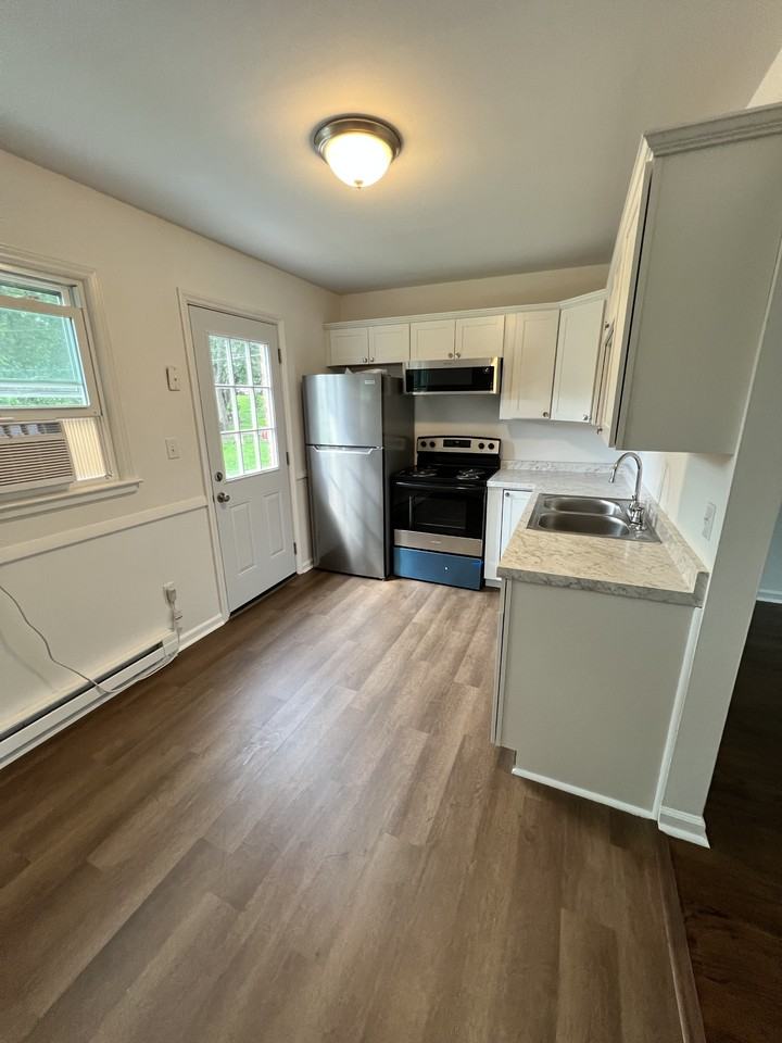 814 Whitney Ave Nw - Photo 5 of 9