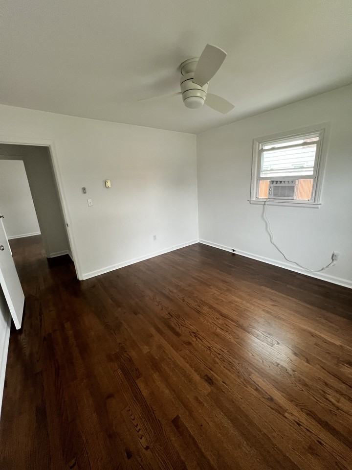 814 Whitney Ave Nw - Photo 3 of 9