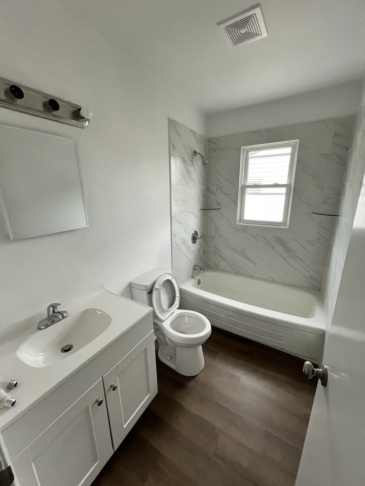 814 Whitney Ave Nw - Photo 3 of 9