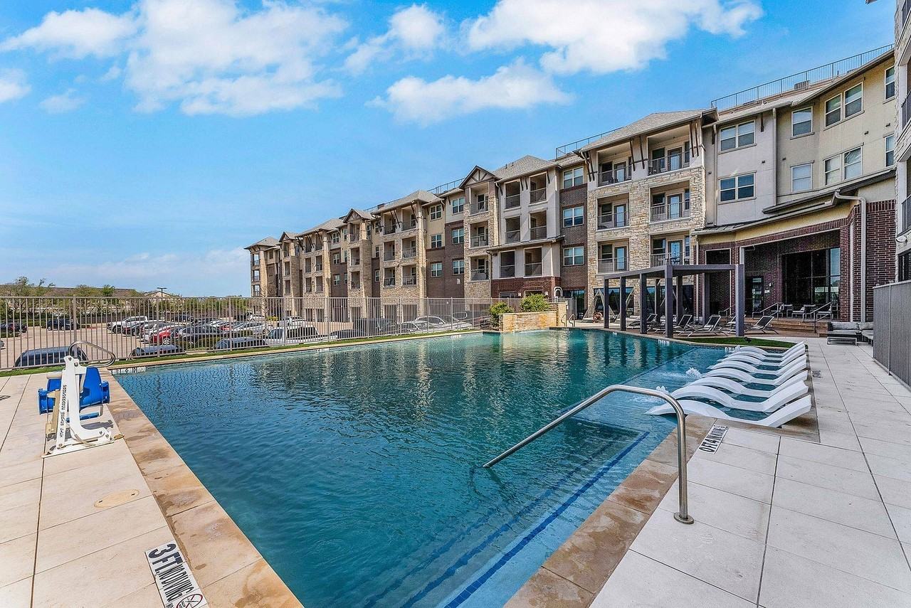 Discovery Park - Photo 7 of 49