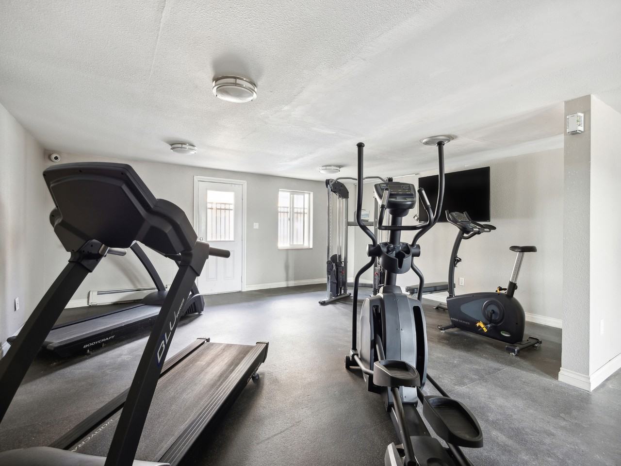 Newport Square Apartments - Photo 2 of 43