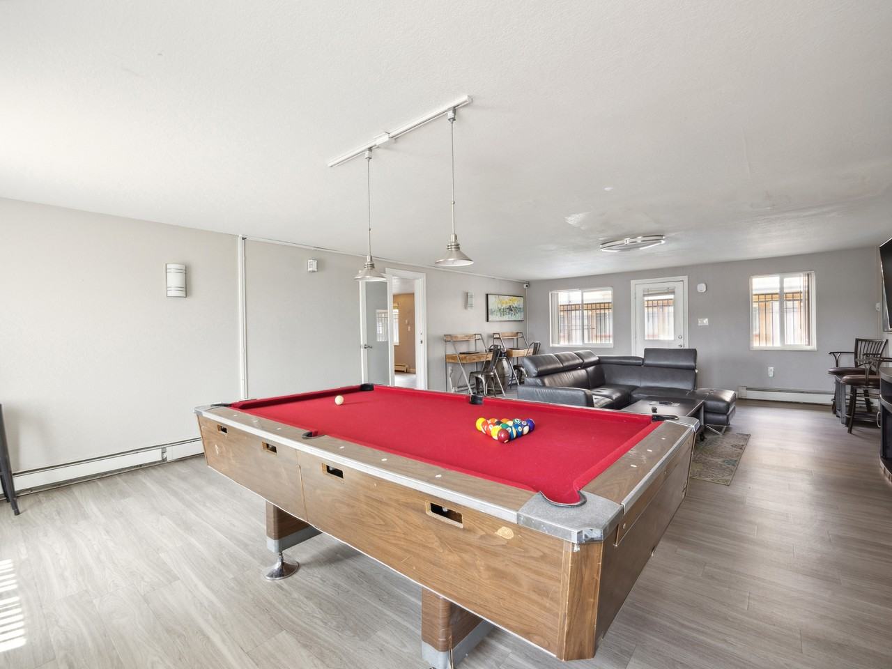 Newport Square Apartments - Photo 4 of 43