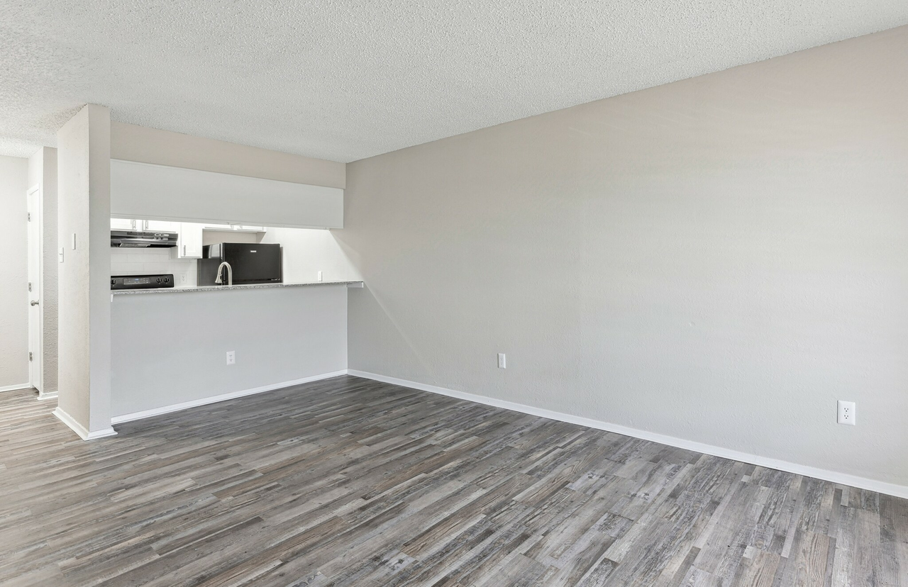 Canyon Creek Apartments - Photo 3 of 12