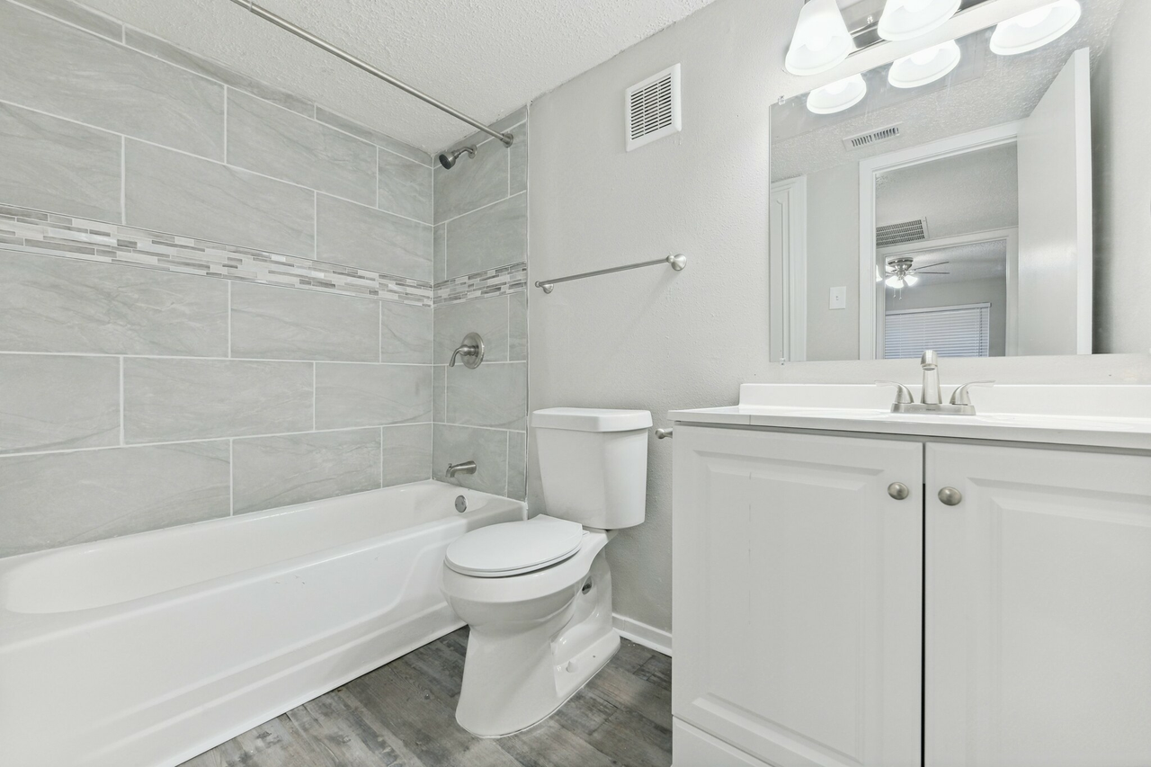 Canyon Creek Apartments - Photo 4 of 12