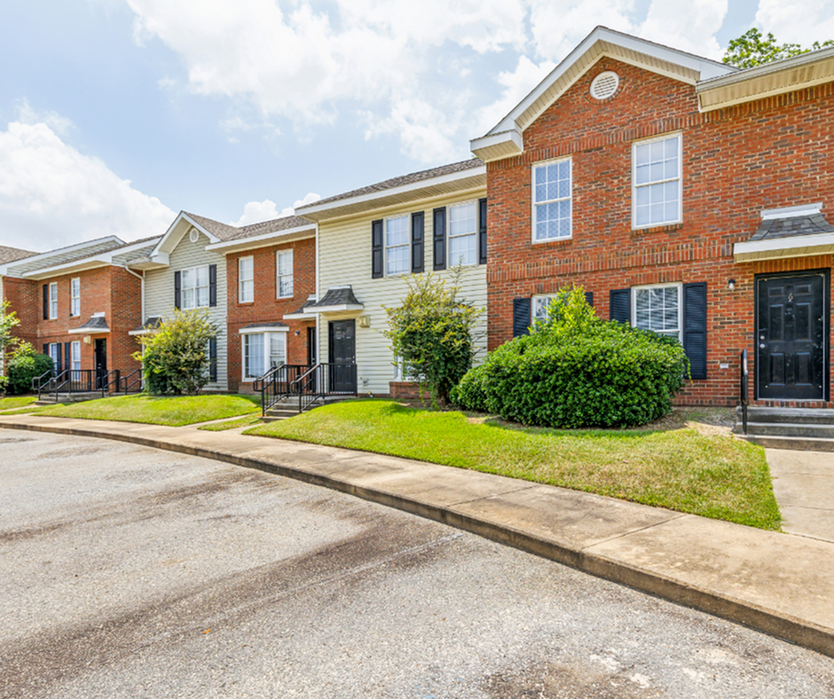 Hampton East - Photo 5 of 18