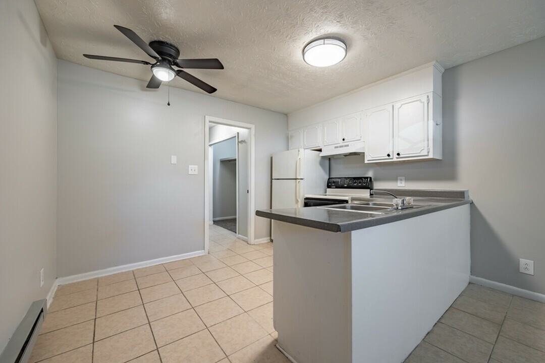 Twin Pines Apartments - Photo 4 of 6