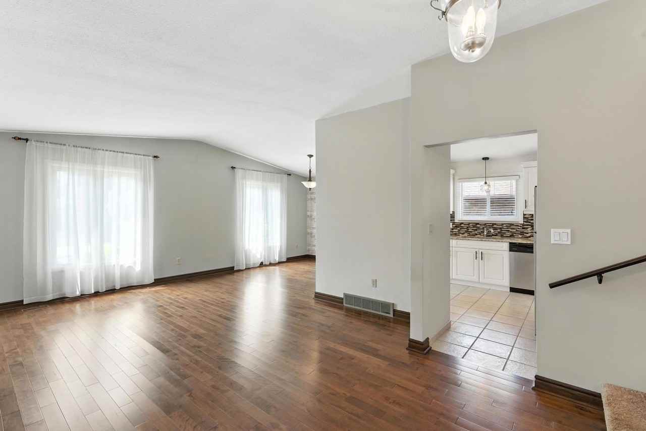 127 Flynn Street - Photo 2 of 12