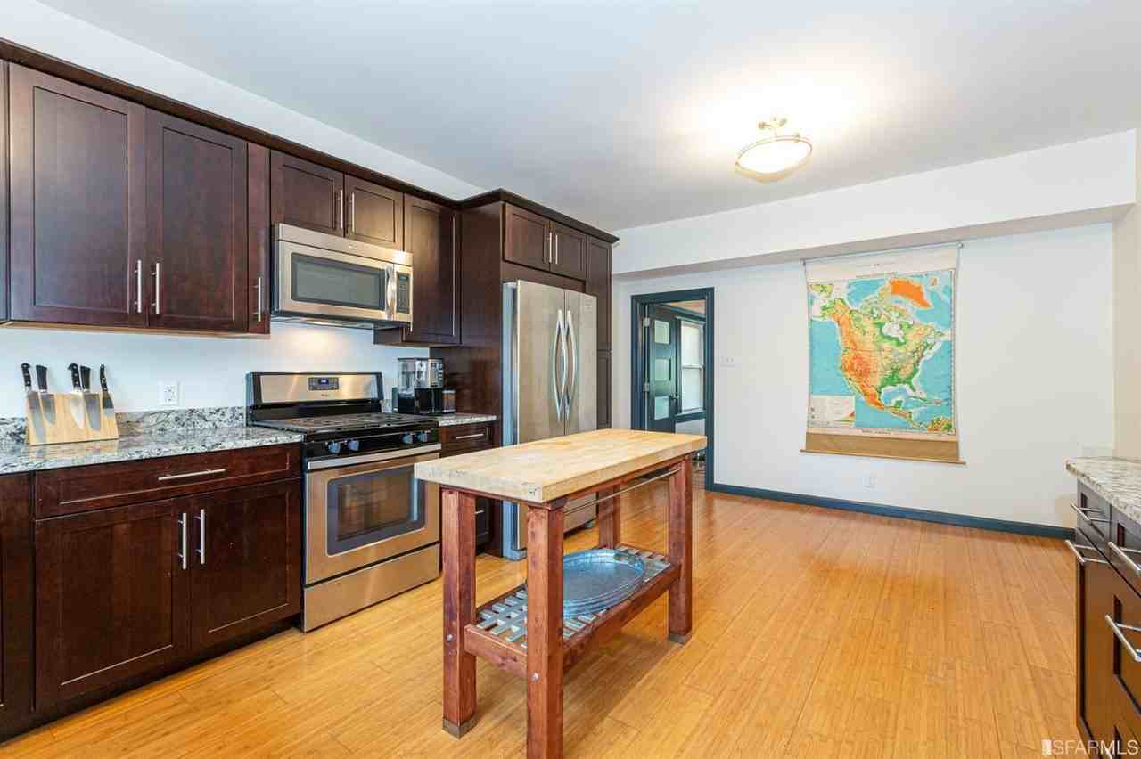 120 Capistrano Avenue - Photo 3 of 9