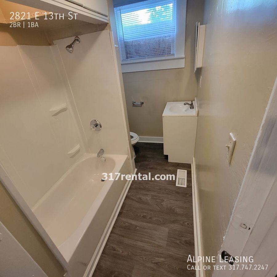 2821 E 13th St - Photo 4 of 7