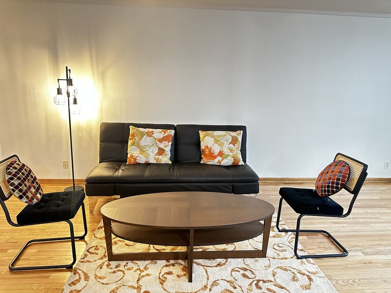 540 Kelton Ave #102 - Photo 3 of 18