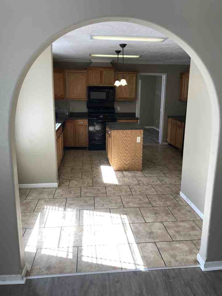 187 Floyd Street - Photo 3 of 13