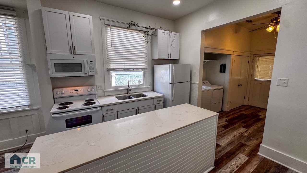 1615 Pine St - Photo 3 of 16