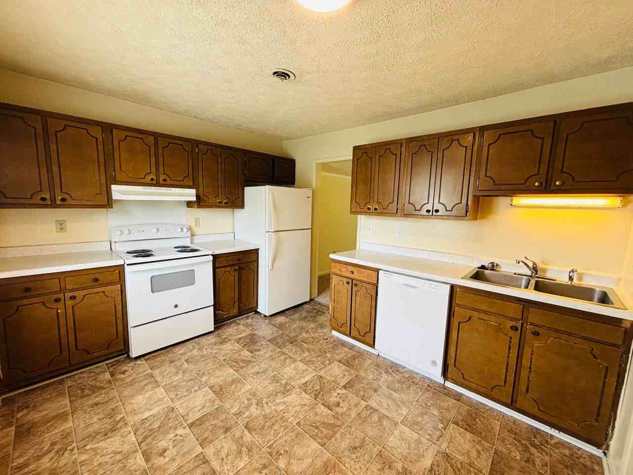 307 Fairfax Rd - Photo 2 of 19