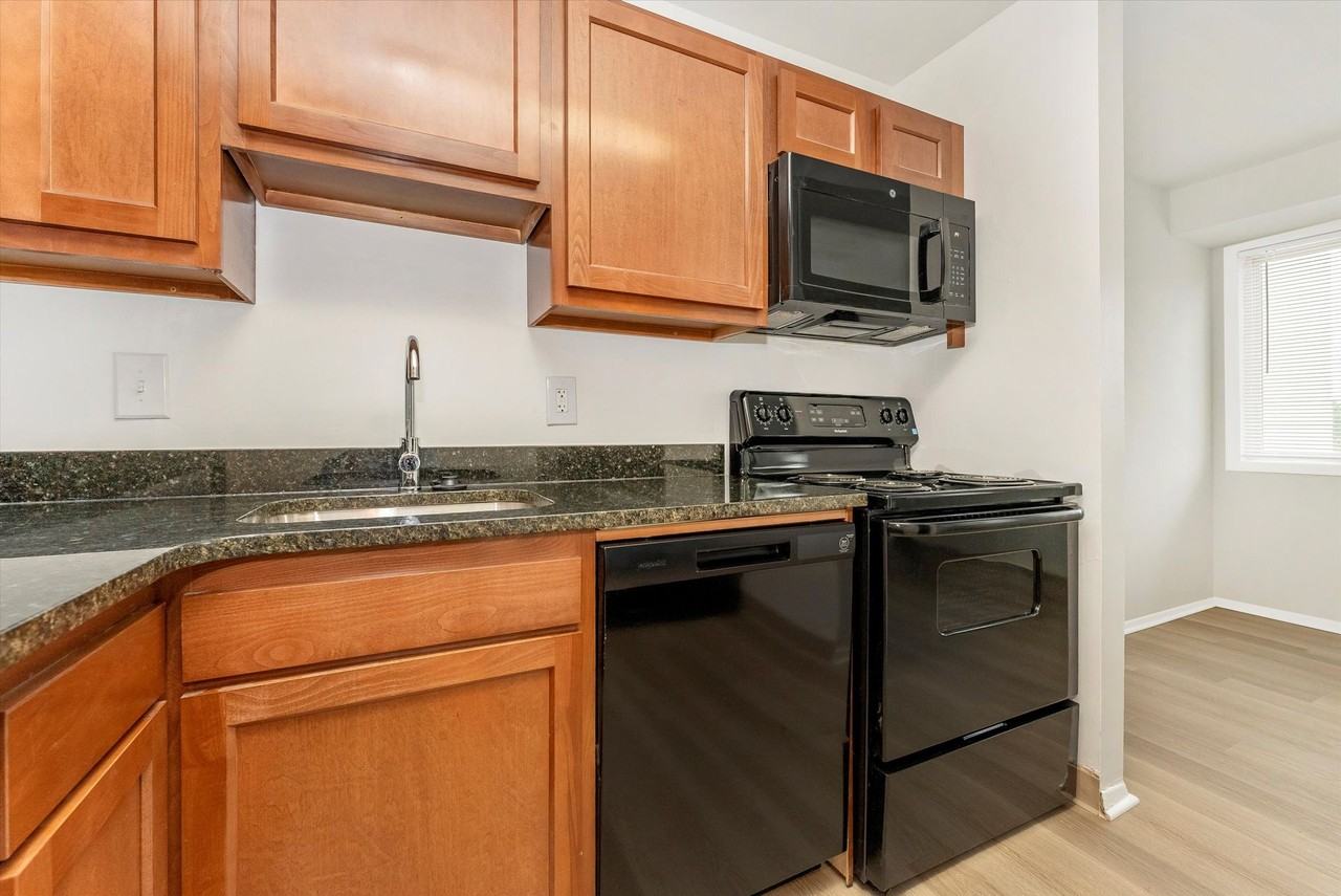 The Apartments at Oak Hill - Photo 6 of 50