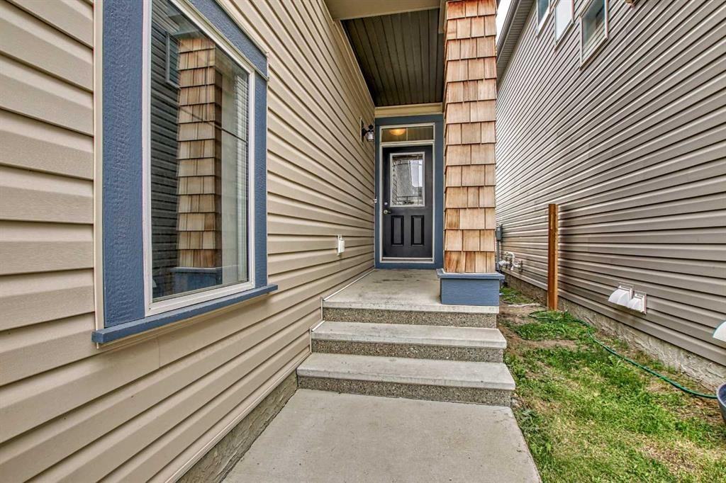 143 Skyview Point Crescent NE - Photo 2 of 36