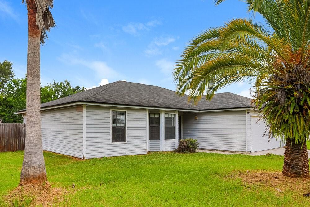 1977 Apopka Dr - Photo 3 of 16