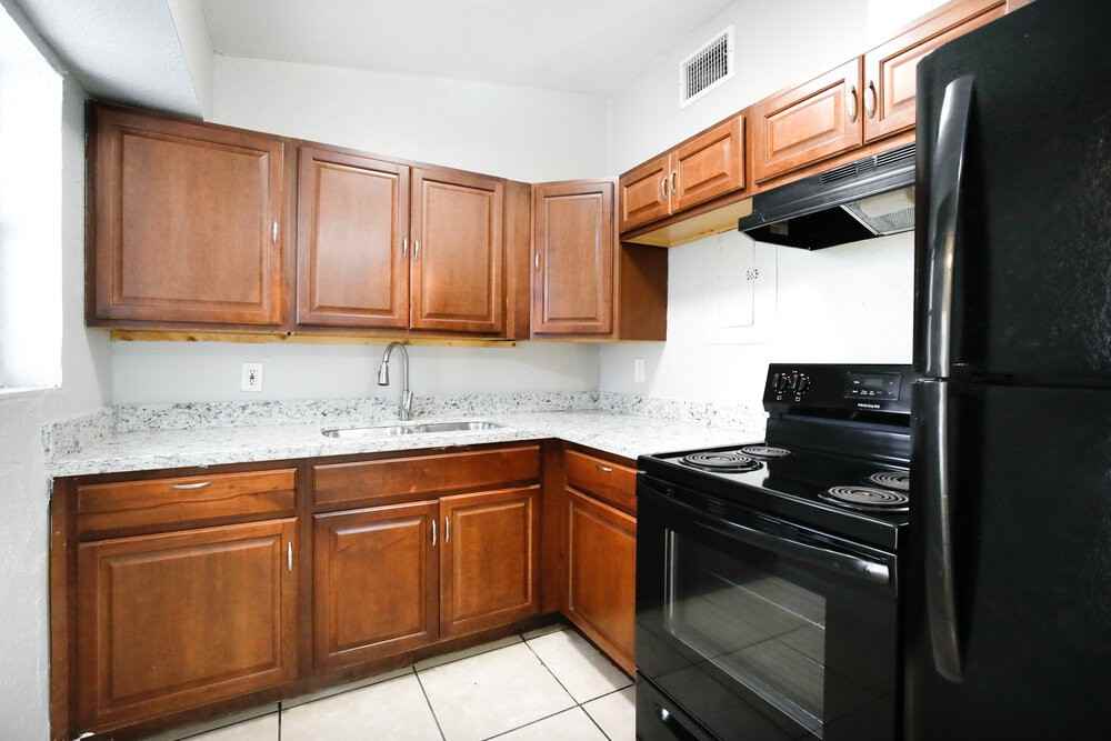 1609 Nw 16th St - Photo 7 of 18
