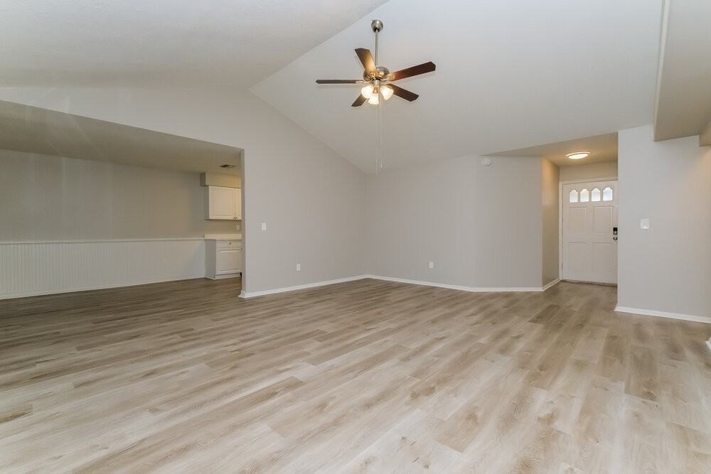 15706 Crying Wind Dr - Photo 3 of 19