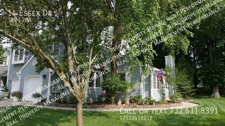 14 Essex Dr - Photo 2 of 50