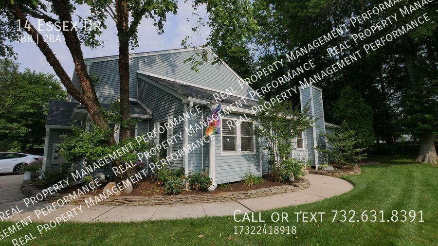 14 Essex Dr - Photo 3 of 50