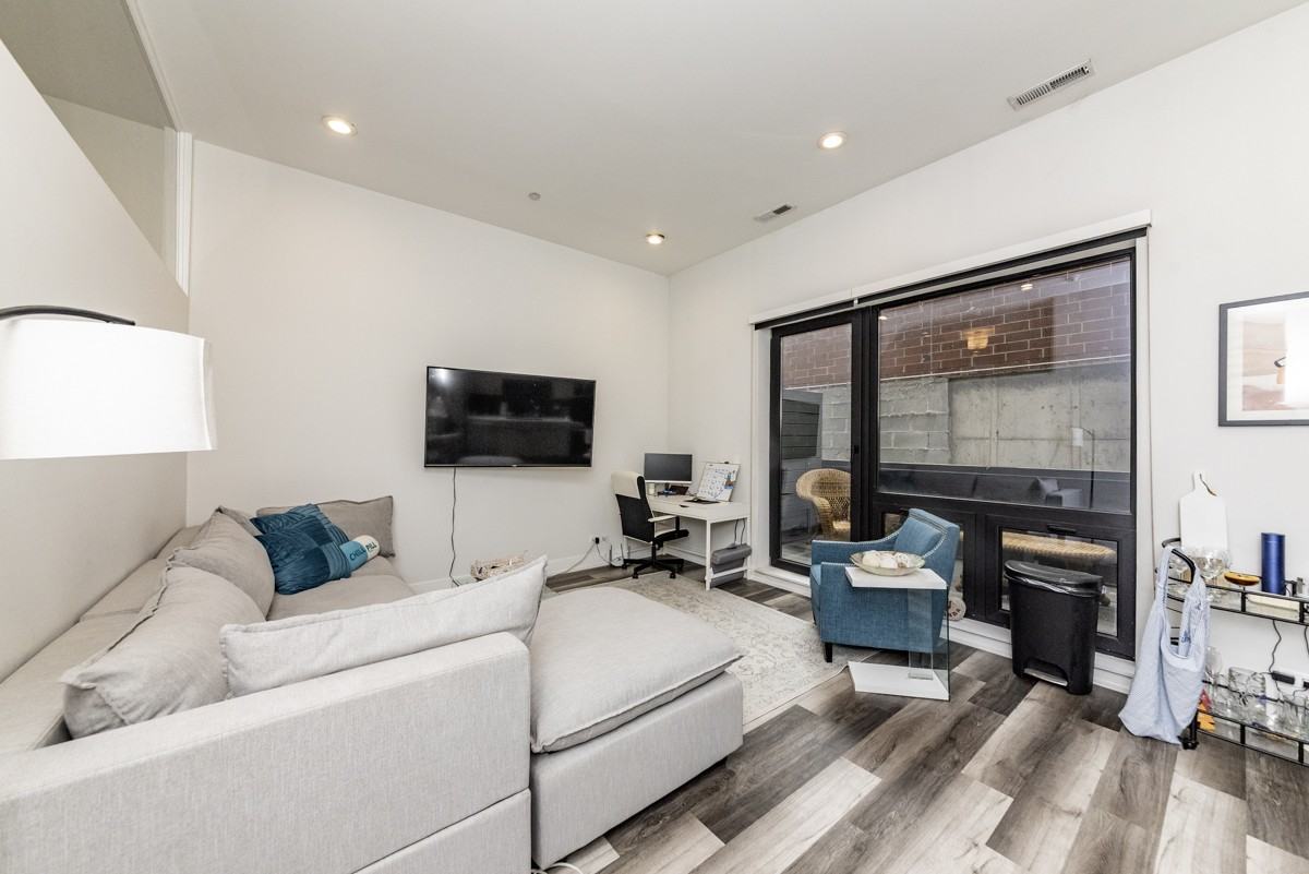 2317 N Clark St #212 - Photo 2 of 10