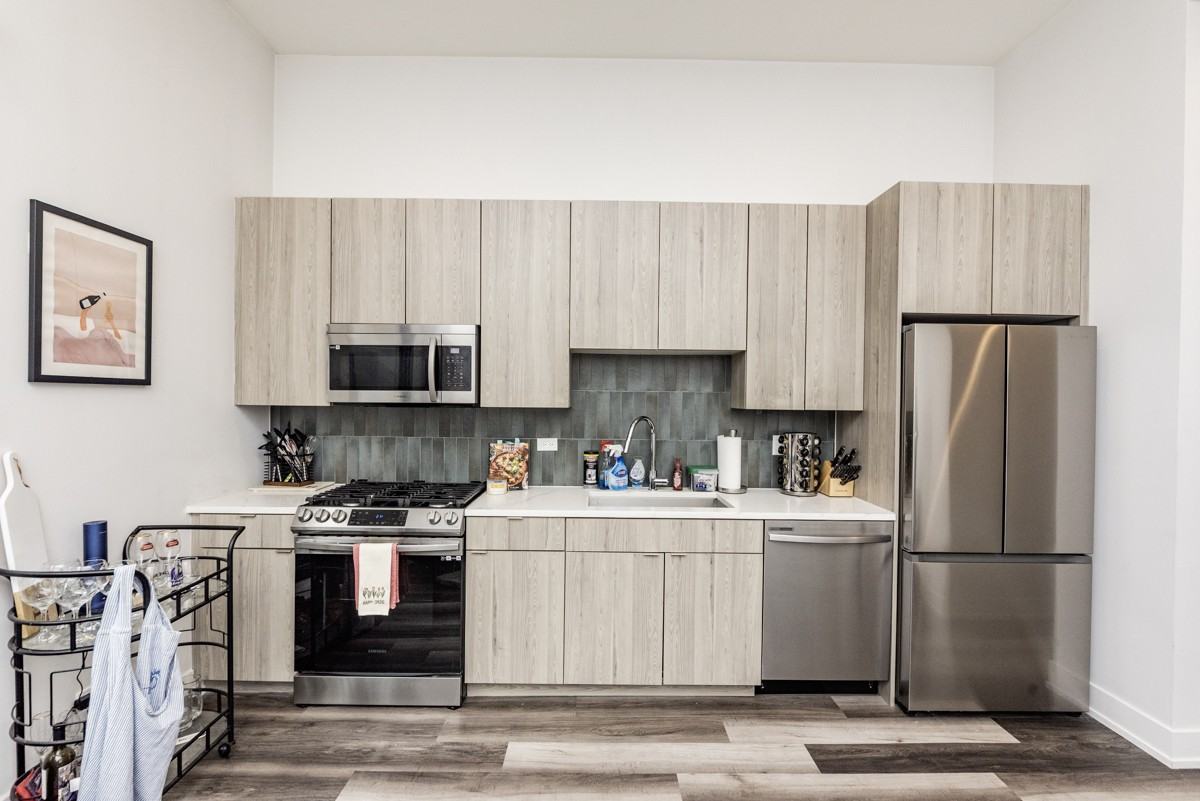 2317 N Clark St #212 - Photo 3 of 10