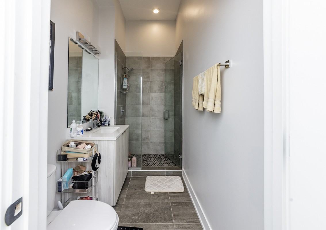 2317 N Clark St #212 - Photo 4 of 10