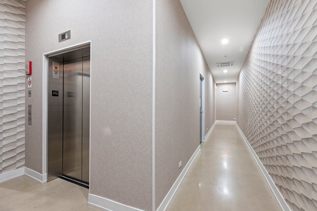 2317 N Clark St #212 - Photo 6 of 10