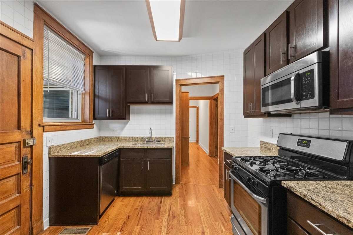 3546 N Bosworth Ave #1 - Photo 4 of 10