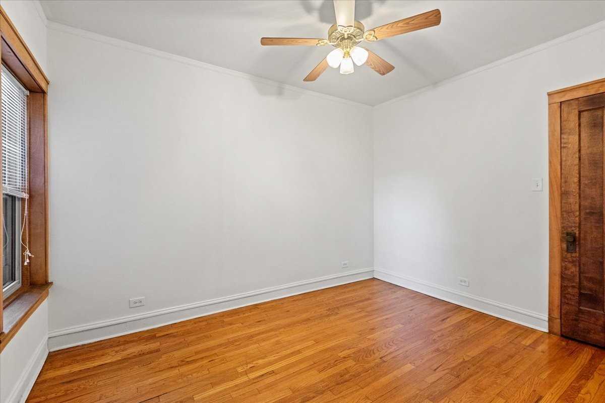 3546 N Bosworth Ave #1 - Photo 5 of 10