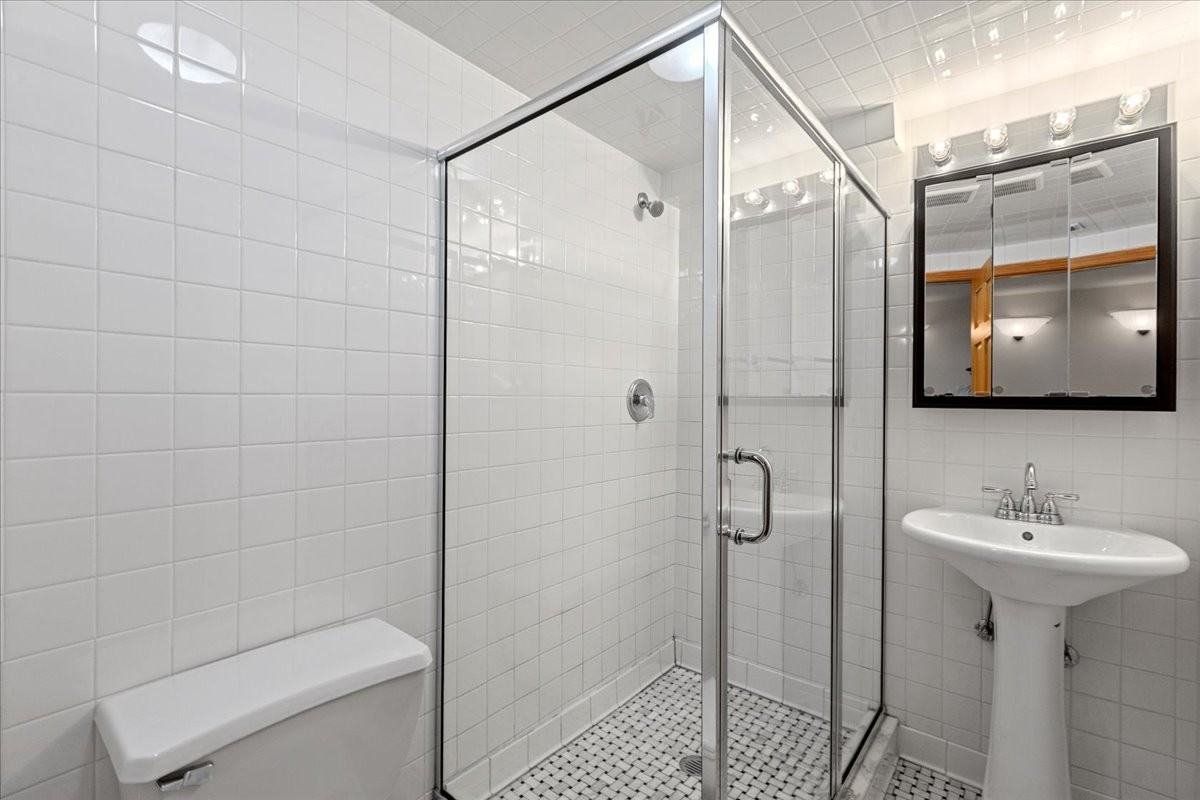 3546 N Bosworth Ave #1 - Photo 6 of 10