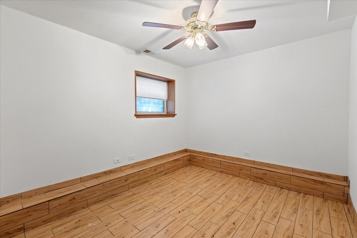 3546 N Bosworth Ave #1 - Photo 7 of 10